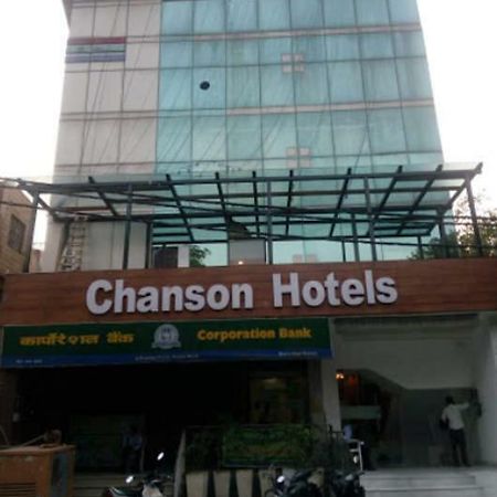 Chanson Hotel New Delhi Buitenkant foto