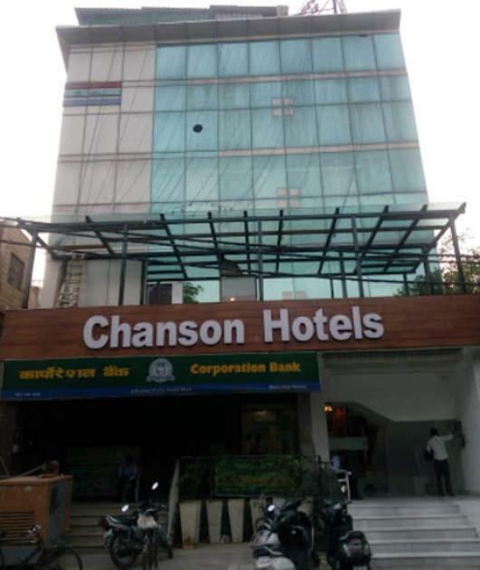 Chanson Hotel New Delhi Buitenkant foto